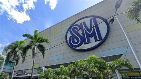 Top Hotels Closest to SM Araneta City in Cubao .